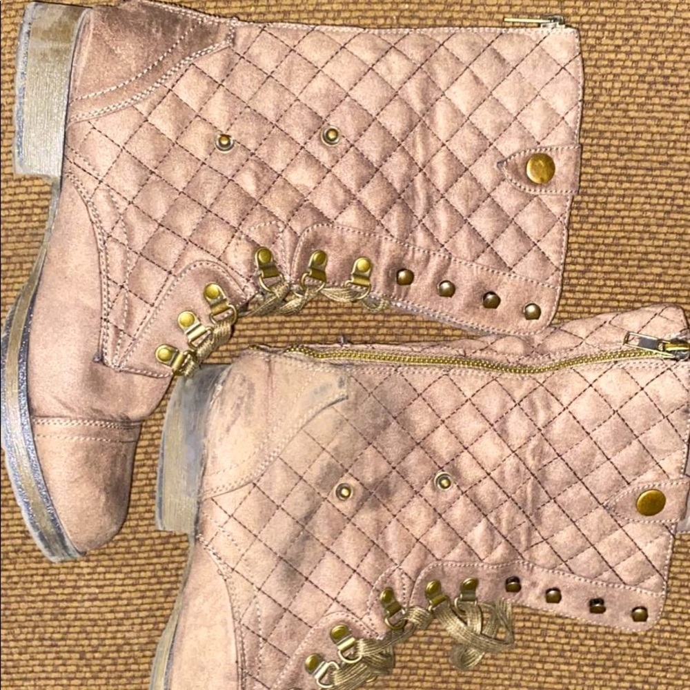 Zip-up Boots